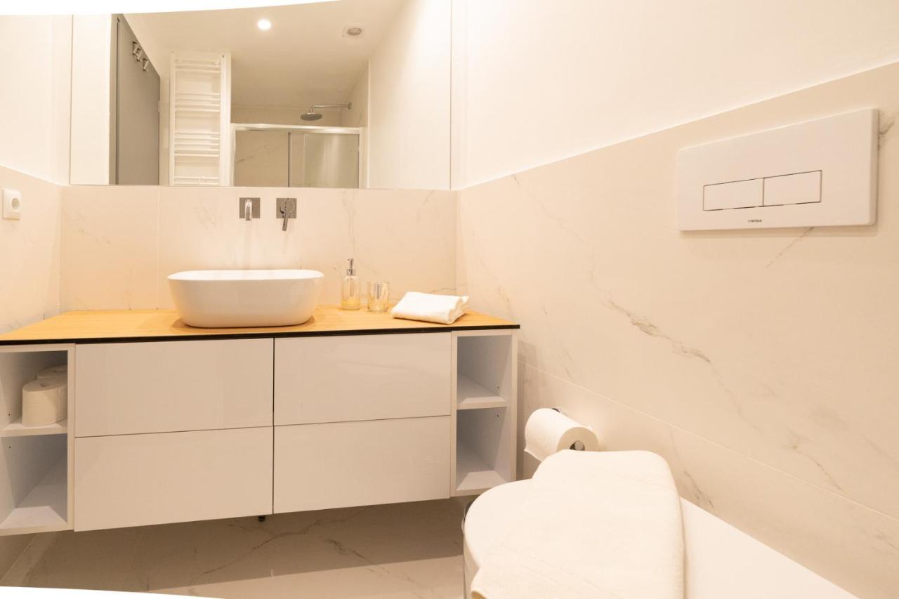 Liv - Luminous & Spacious In Pagrati Athens Exterior photo